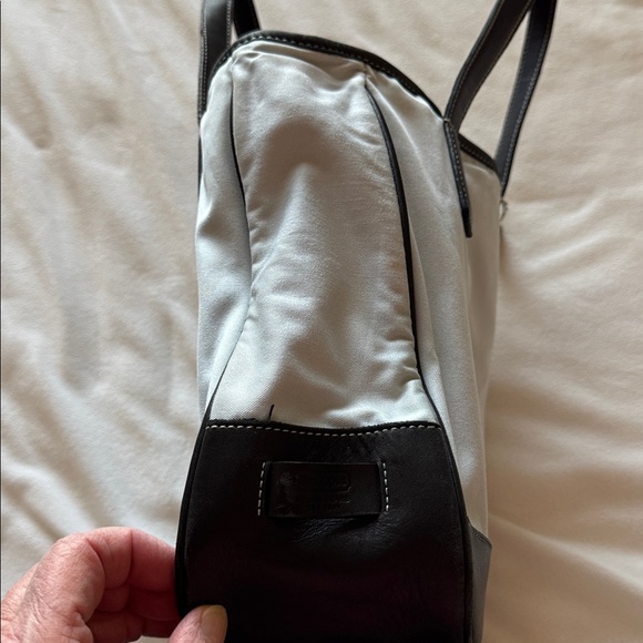 Coach handbag - Picture 2 of 16
